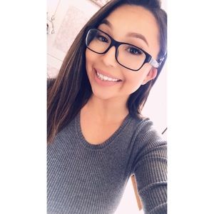 Meet your Posher, Yvette